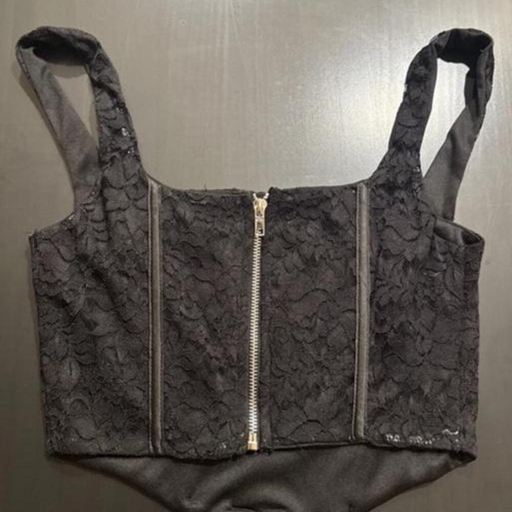 Thats so fetch black lace floral corset top with vertical boning - Picture 3 of 7